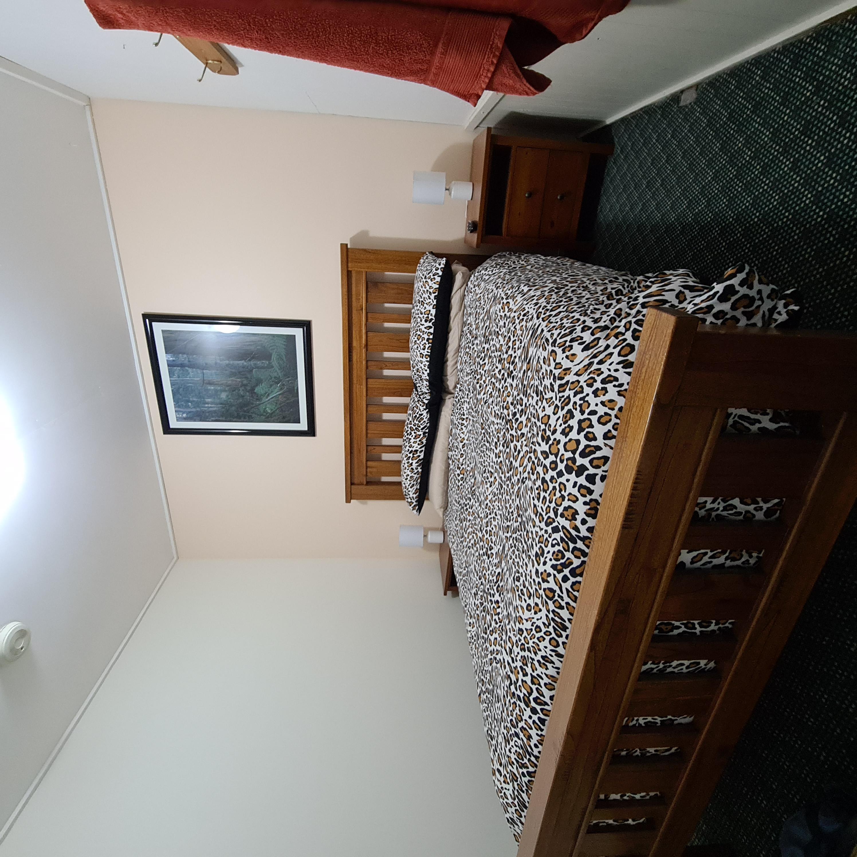 Cascade Apartment 3 mountain views